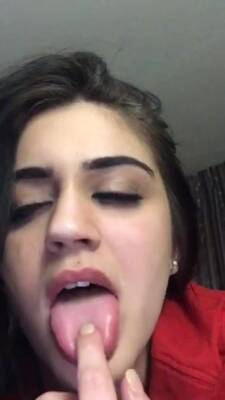 American Teen Fingered By Her Boyfriend On Periscope - Usa on freereelz.com