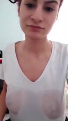 Turkish Girl With Huge Tits Wets Her Shirt - Turkey on freereelz.com