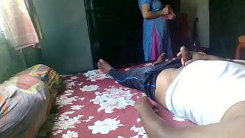 Flashing on real Indian maid with twist - India on freereelz.com