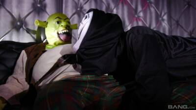 Kinky fetish in dirty Shrek role play on freereelz.com