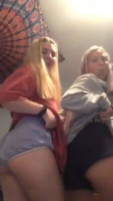 American Sexy Girls Teasing On Periscope ! - Usa on freereelz.com