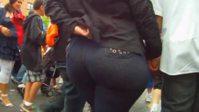 Big Fat Ass Milf At The Puerto Rican Festival In Tight Jeans - Puerto Rico on freereelz.com