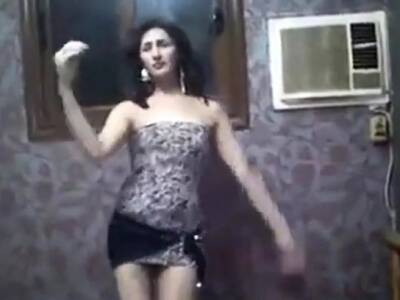 Egyptian crossdresser Ingy dance 08 - Egypt on freereelz.com