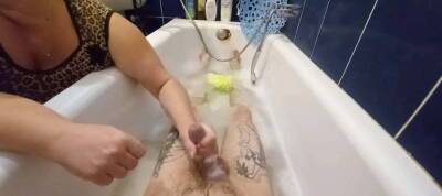 Stepmom washes me in the bathroom and jerks off my cock - Russia on freereelz.com