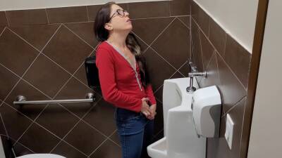 Nerdy Faerys Urinal Adventures! on freereelz.com