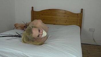 Ariel Anderssen Zip tie Selfbondage gone wrong on freereelz.com