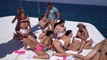 Russian girls hardcore orgy on the boat - Russia on freereelz.com