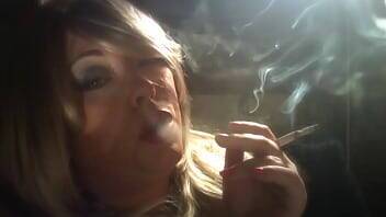 BBW Domme Tina Snua Smoking A Cigarette Deep Between Fingers With Drifting - Britain on freereelz.com