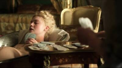 Elle Fanning tits in nude and sex scenes on freereelz.com