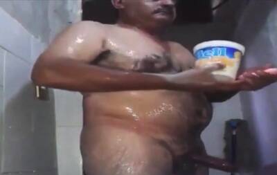 Str8 pakistani daddy shower time - Pakistan on freereelz.com