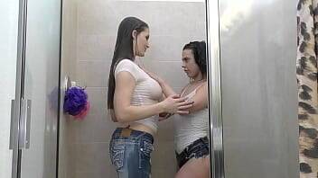 Big Titty & Juicy Asses soaking wet on freereelz.com