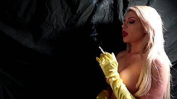 PREVIEW SMOKING FETISH GLOVE FETISH BLONDE SMOKER JESSIE LEE PIERCE on freereelz.com