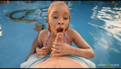 Black wife gets pounded by the pool on freereelz.com