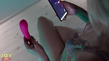 My First G-Spot Orgasm - Review Of Sex Toy Osci 2 on freereelz.com