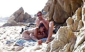 Couple Caught Having Amateur Sex At Public Beach Part1 on freereelz.com