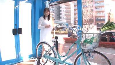 Bl220113エッチな自転車で感じる奥様60 on freereelz.com