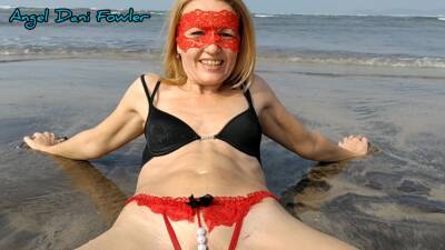 Milf Resting Naked By The Seaside Hd on freereelz.com