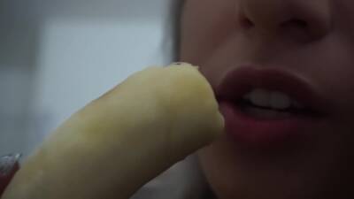 Claudy Asmr Banana on freereelz.com