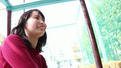 A bright young wife with high tension - Japan on freereelz.com