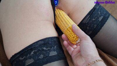 Orgasm From Double Penetration With Vegetable Corn on freereelz.com