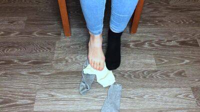 Teen Girl Shows Her Socks And Foot Fetish Pov on freereelz.com