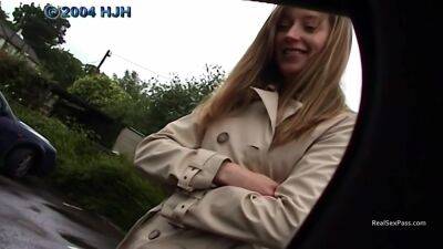 British Babe Outdoor Handjob - Britain on freereelz.com