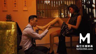 Sensual Chinese couple loves erotic massage - China on freereelz.com