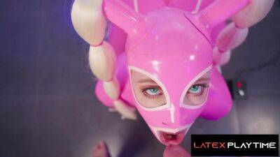 Latex Bodysuit Slut Fucks Her Ass with Candy - Elic chase on freereelz.com