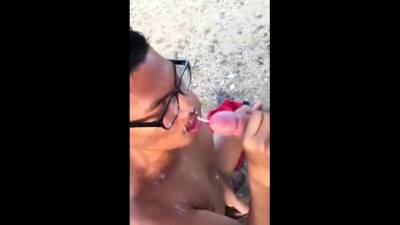 Beach Head with Cum on freereelz.com