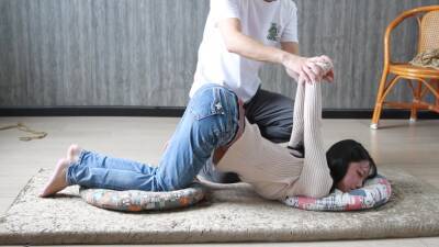 Chinese Bondage - Jeans And Barefeet - China on freereelz.com