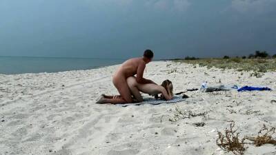 Real public beach fun on freereelz.com