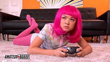 Amateur Boxxx - Gamer Girl Lulu Chu Orgasm By Step-Bro - Japan on freereelz.com