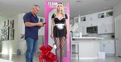 Man tries the new maid model X in premium adult display on freereelz.com