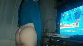 Gamer girl Playing with me on freereelz.com