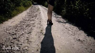 Horny wife WALKS NAKED in heels OUTSIDE the city SUCK dick in the bushes Cum in Mouth ALICExJAN on freereelz.com