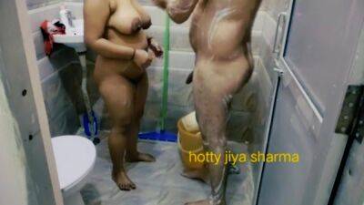 Newly Married Couple Nude Bath & Hubby Pissing On Wife Mouth on freereelz.com