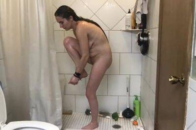 Thin Young In Shower From Okc on freereelz.com