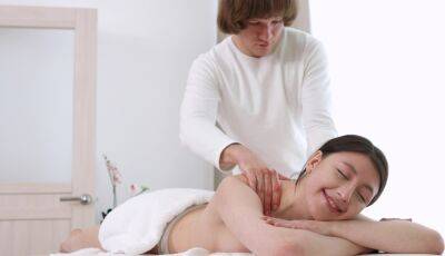 Cute girl with s***l tits enjoys perfect massage therapy on freereelz.com