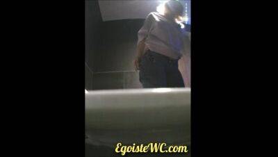 VIP Series 26-35. Young female students close-up pissing into the toilet on freereelz.com