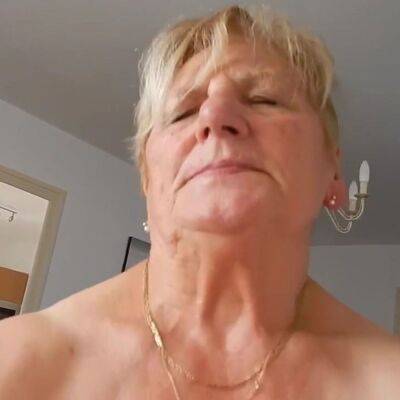 Fucking a sexy older lady on freereelz.com