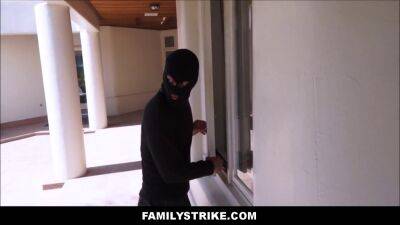 StepDaughter Jade Nile Fucked By Robber StepDad on freereelz.com