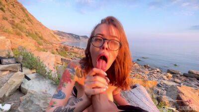 Took Her Dick In Her Mouth Right On The Beach on freereelz.com