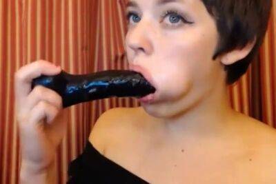 Short Haired Dildo Show on freereelz.com