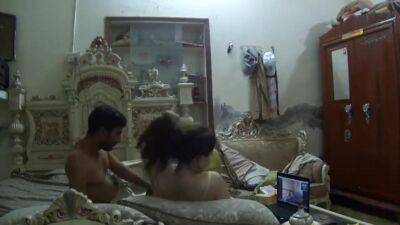 Pakistani womans live sex show with partner - Pakistan on freereelz.com