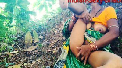 Indian Village Bhabhi Outside Fingering Fuck - India on freereelz.com