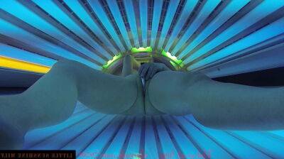 Tanning Bed Solarium Sonnenbank Fun Pierced Pussy and Dildo on freereelz.com