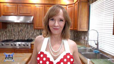 Hot sexy MILF Cindi Sinclair on her knees in the kitchen sucking cock! POVMania on freereelz.com