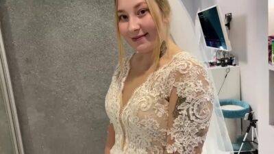 Russian married couple could not resist and fucked right in a wedding dress. - Russia on freereelz.com