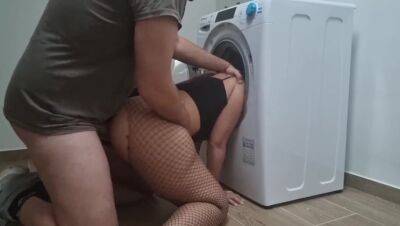 Caught in the washing machine on freereelz.com