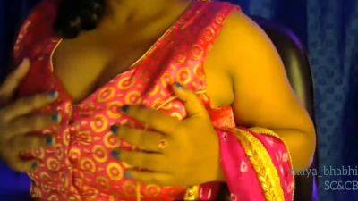 Bhabhi Showing Her Cloth Under Boobs Willingly - India on freereelz.com